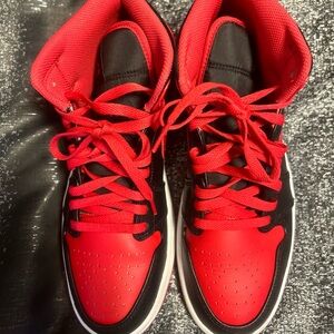Nike Air Jordan MID Black/ Red Men size 9